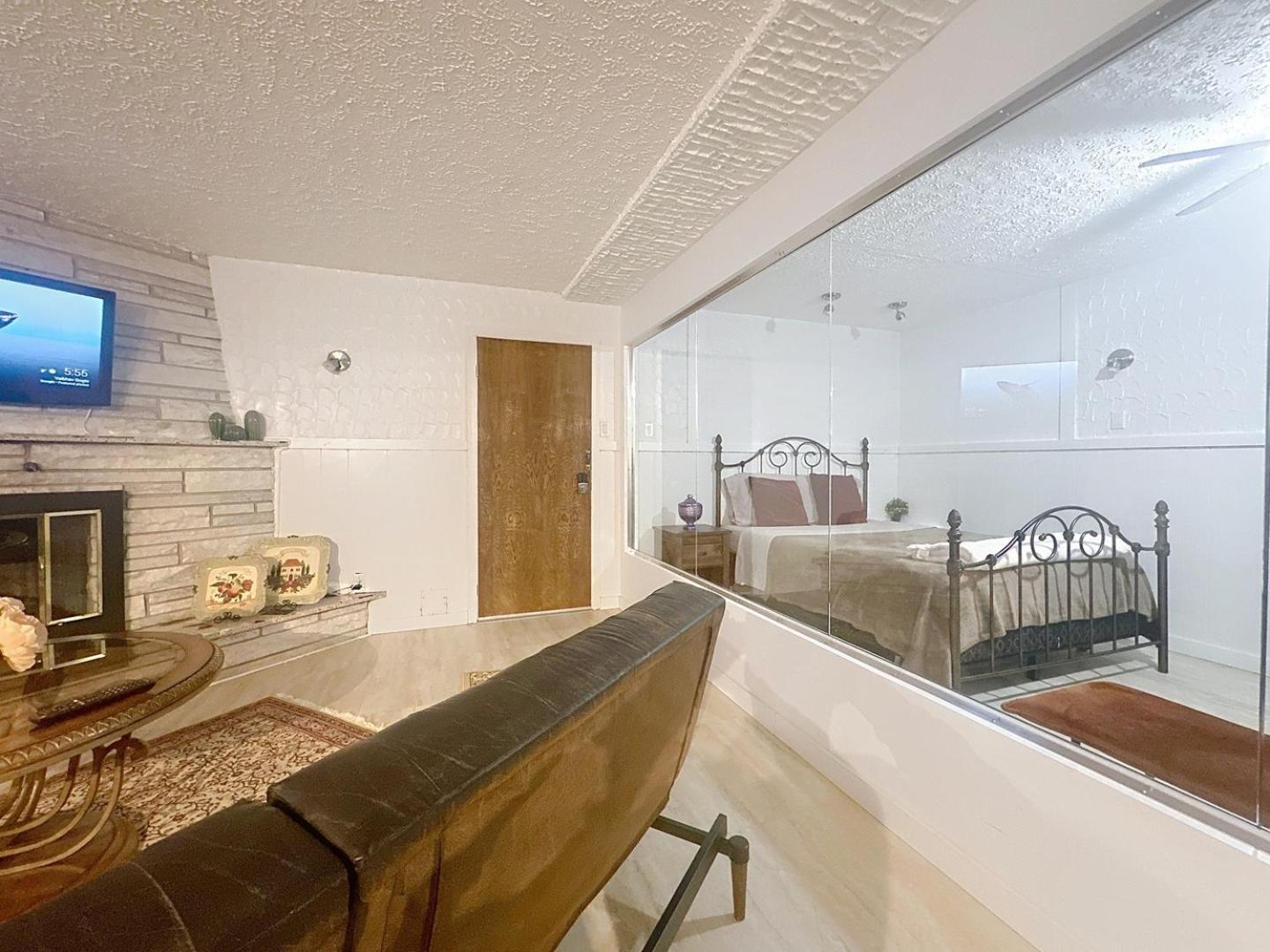 Appartement 1 Piece Cozy - Parfait Pour Courts Sejours Montréal